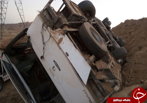 9 مصدوم بر اثر واژگونی اتوبوس درمحور قاین-بیرجند