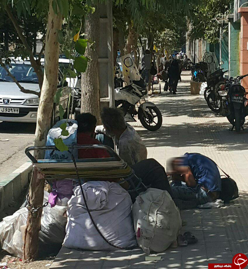 خیابان پر تردد با وجود معتادان فراوان + تصاویر