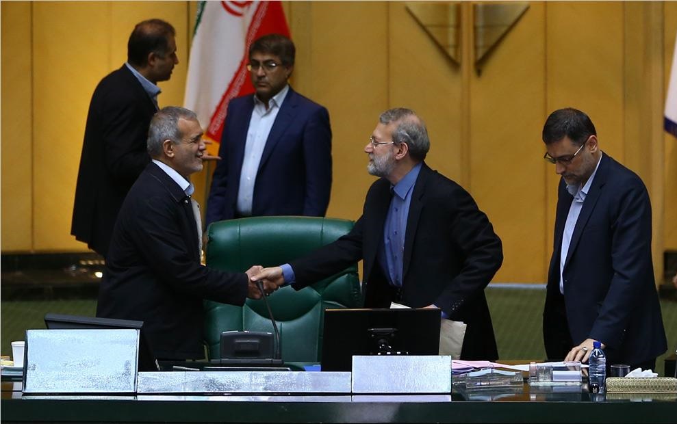 وقتی ریاضیات «لاریجانی» ضعیف می‌شود/ پزشکیان:کی قطع کرد، من قطع نکردم!/ خُرما‌خوری در مجلس