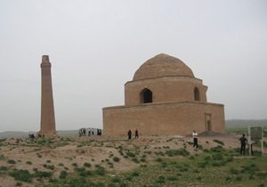 آغاز مرمت تزئینات مقبره ارسلان جاذب فریمان