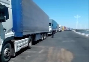 سرگردانی راننده‌های ترانزیت ایرانی در مرز + فیلم