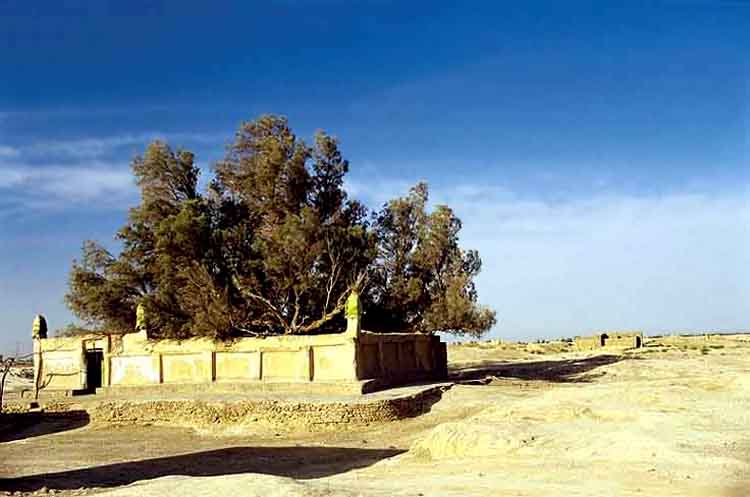 بی بی دوست زیارتگاهی درسیستان که مردان اجازه ورود به آنراندارند