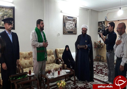 حضور خادمان حضرت معصومه در منزل پدری شهید حجت اسدی