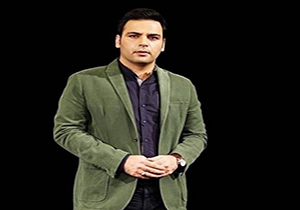 واكنش احسان عليخانى به انتشار خبر مرگش در كنسرت مهدى يراحى + فیلم