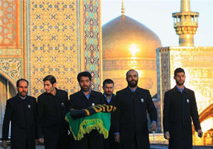 عیادت خادمین حرم رضوی از بیماران درشهرستان بستک