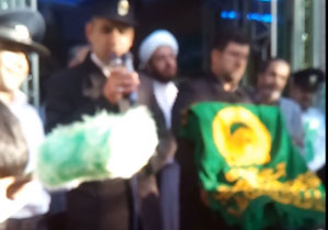 حضور خادمان آستان قدس رضوی در امامزاده عبدالله اراک + فیلم