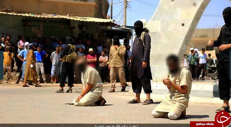اعدام 5 نفر به اتهام قاچاق انسان به سرزمین کفر از سوی داعش+ تصاویر