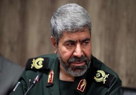 دشمنان می‌خواهند با رواج فرهنگ غربی جامعه‌ای بی تحرک و افسرده بوجود آورند
