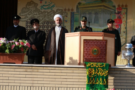 اهتزاز پرچم متبرک رضوی در ستاد فرماندهی کل سپاه