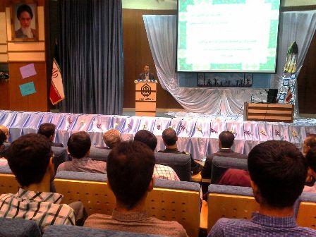 نخبگان دولت را مخاطب تذکرهای رهبری قلمداد نکنند
