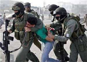 صهیونیست‌ها 3 جوان فلسطینی را در مسجدالاقصی بازداشت کردند