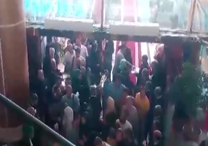 استقبال خاطره انگیز در فرودگاه مشهد+ فیلم