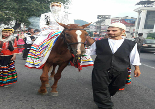 باز خوانی آیین سنتی عروس بران در رامسر+تصویر