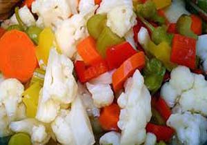 آموزش نگهداری ترشی و شور به زنان عشایر