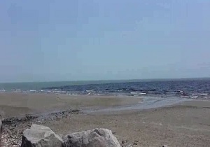 شهروندخبرنگار: مقصد نهایی فاضلاب بندرعباس، سواحل خلیج فارس است + فیلم