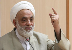 قرائتی: با ازدواج دانشجویی مخالفم / ازدواج باید دبیرستانی باشد
