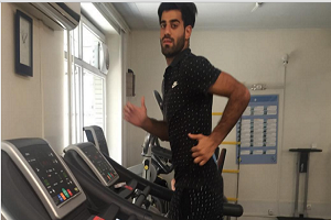 مدافع استقلال به تيغ جراحان سپرده شد