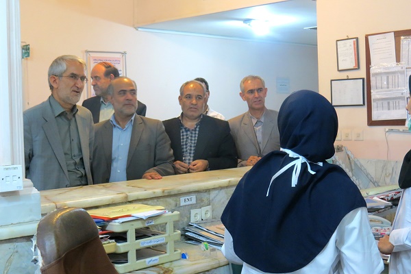 بیمارستان زرند فرسوده است