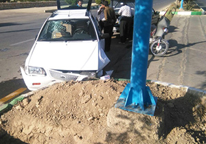 غفلت راننده پراید در بلوار پاسداران گلپایگان حادثه آفرید