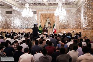طلاب و روحانیون، مرزبانان و پاسداران فرهنگ اسلامی هستند