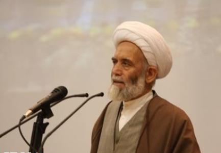 هرکس قهرمان معنوی شود،دیگر قهرمانی ها برایش هیچ است