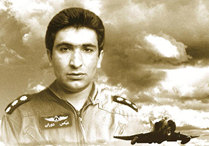 نصب تندیس خلبان شهید دوران در شیراز