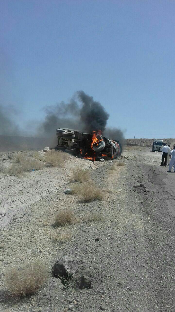 واژگونی خودرو در خاش + عکس
