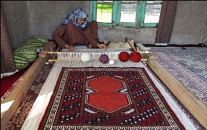 برگزاری جشنواره فرش و صنایع دستی در شهرستان بندر ترکمن
