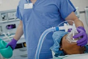توضیحات رییس دانشگاه علوم پزشکی شیراز در خصوص فوت دختر افغانی