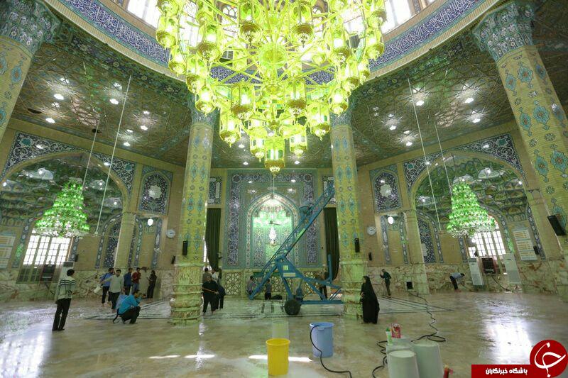 آیین غبارروبی و عطرافشانی مسجد مقدس جمکران آیین غبارروبی و عطرافشانی مسجد مقدس جمکران