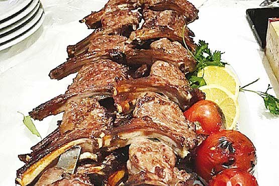 واکنش مردم به شیشلیک خوردن آقای فرماندار