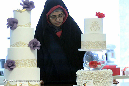 نمایشگاه نقاشی و طراحی روی کیک و شیرینی در مشهد+ تصاویر