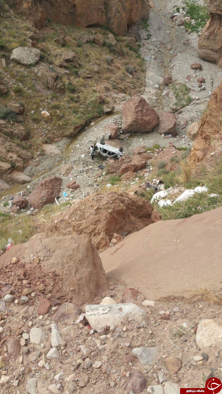 کشته و زخمی شدن دو تن دراثر واژگونی پراید