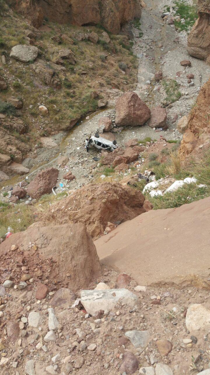 4 کشته و زخمی در واژگونی پراید + عکس