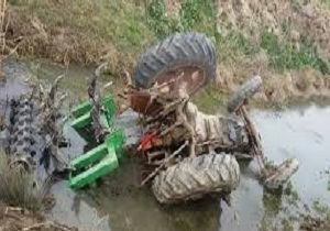 یک مصدوم در واژگونی خودروی کشاورزی
