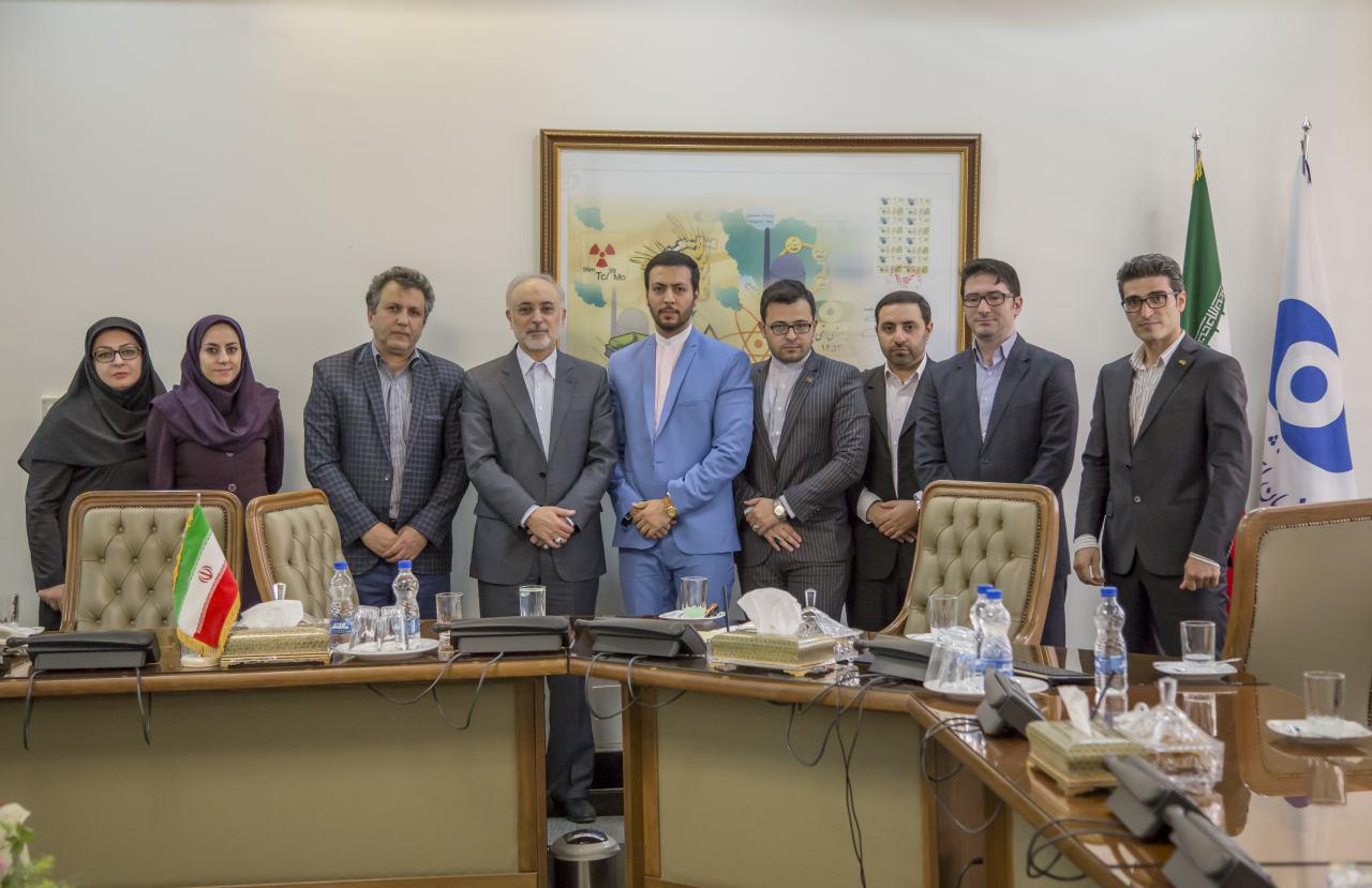 دیدار اعضای انجمن علمی مديريت تكنولوژی دانشگاه آزاد با علی اکبر صالحی