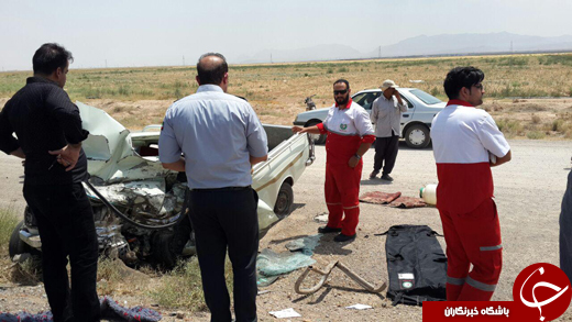 یک کشته و یک زخمی در پی تصادف شاخ به شاخ دو وانت + تصاویر
