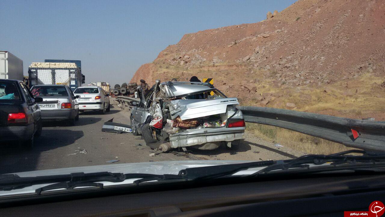 تصادف هولناک تریلی حامل بار شیشه با پژو 405 + تصاویر