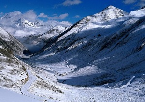 صعود تیم 9 نفره کوهنوردان قم به قله کازبک گرجستان