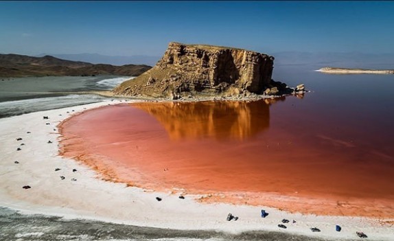 از آتش سوزی بهزیستی تا باندی که در گلوی بیمار جای ماند
