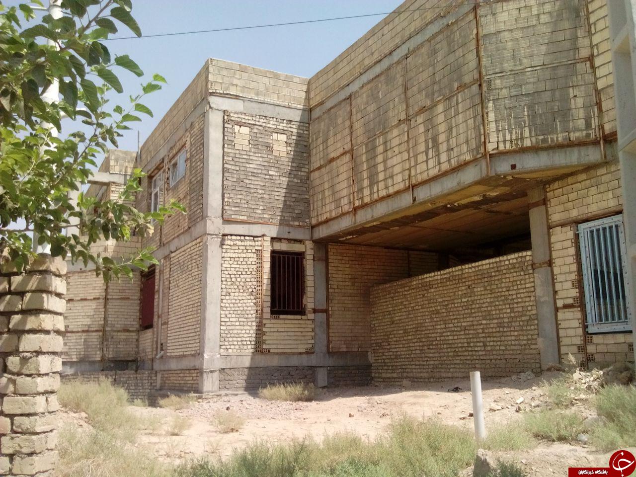 نمای زشت ساختمان وزارت فرهنگ و ارشاد برخوار + تصاویر