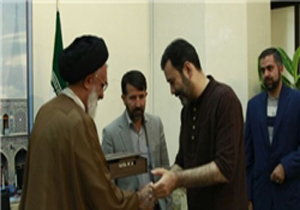 نشان فاطمی به کارگردان «معمای شاه» اهدا شد