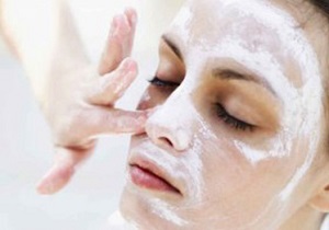 راه هایی برای خداحافظی با لک های پوست صورت+دستورالعمل
