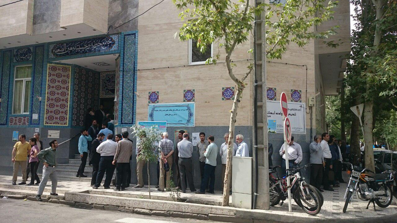 سفر دو روزه احمدی نژاد به مشهد / سخنرانی پشت درهای بسته + تصاویر