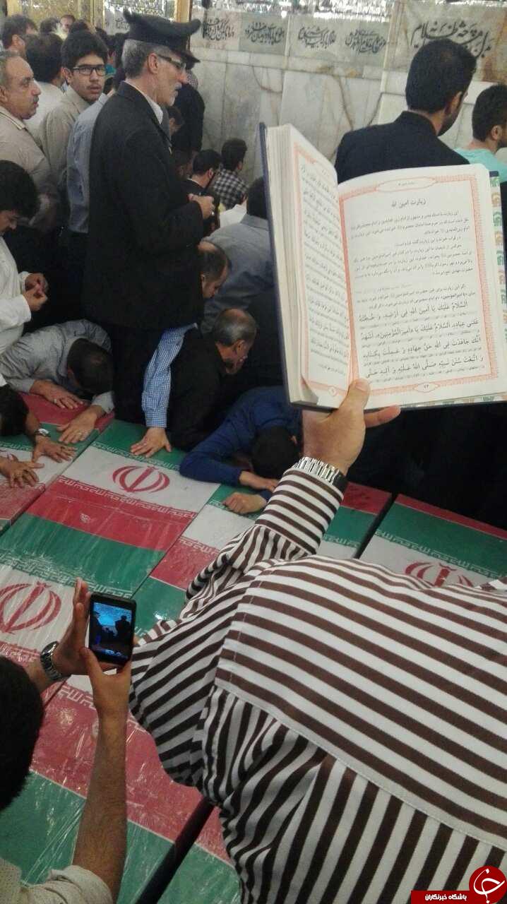 تشییع پیکر 4 شهید گمنام در جوار بارگاه امام رضا (ع) + تصاویر