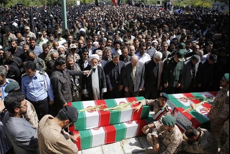 ۷ کبوتر خونین بال سالهای حماسه در دارالمؤمنین همدان تشییع شد ۷ کبوتر خونین بال سالهای حماسه در دارالمؤمنین همدان تشییع شد