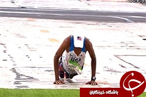 حرکت جالب دونده آمریکایی قبل از رسیدن به خط پایان ماراتن + فیلم