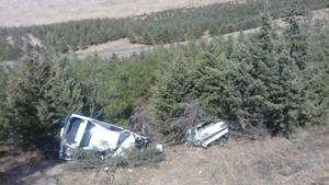 واژگونی تریلی حامل خودرو در گلستان