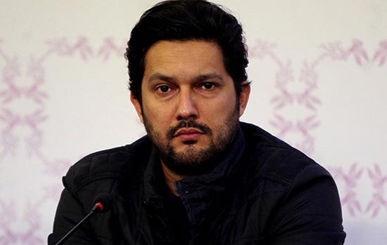 واکنش گسترده توئیتری به انتشار وارونه عکس بوعلی سینا در اینستاگرام حامد بهداد