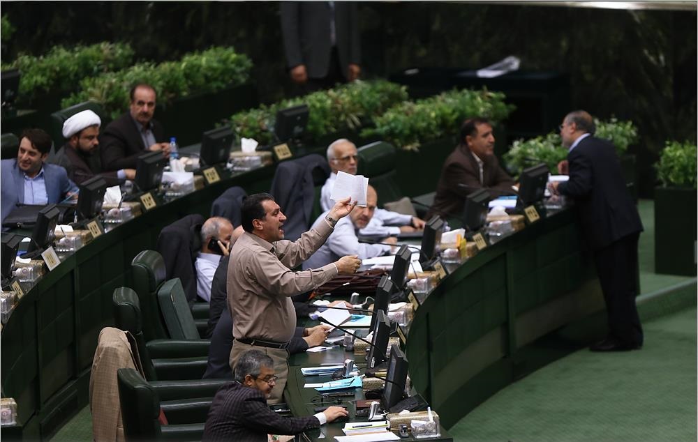 تذکرات اقتصادی بهارستانی ها از تاخیر در تحویل واحد های مسکن مهر تا لزوم پرداخت به موقع مطالبات کشاورزان تذکرات اقتصادی بهارستانی ها از تاخیر در تحویل واحد های مسکن مهر تا لزوم پرداخت به موقع مطالبات کشاورزان